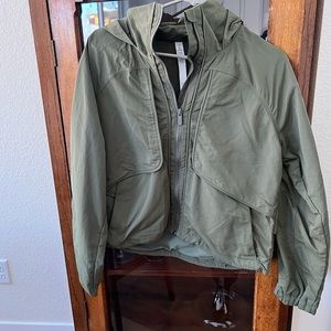 Brand New Lululemon Jacket size 6